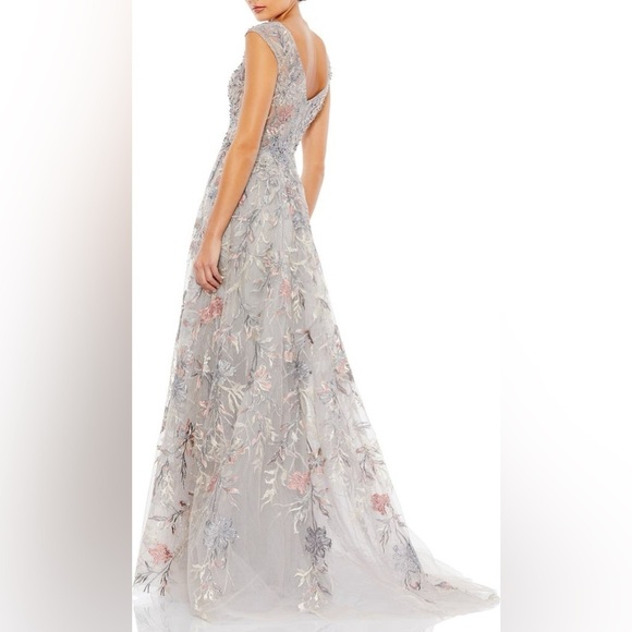 Mac Duggal Floral Embroidered V Neck Tulle Ballgown Illusion Cap Sleeve 20263 - Picture 3 of 17